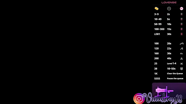 venusleroy  online show from October 30, 11:17 pm