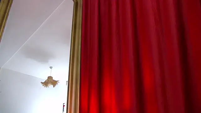 Foxxxy MILF online show from December 1, 5:33 am