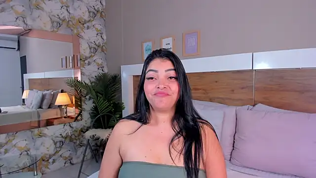 EmaBakker online show from October 25, 1:30 pm