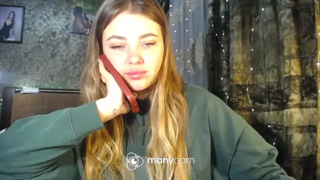 Snapshot of BonnyShy chatting on October 8, 5:34 am BonnyShy online show from October 8, 5:34 am