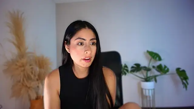 auroracaruso11 online show from April 16, 7:46 pm