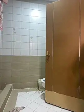 Rahaf80 online show from December 4, 8:05 am