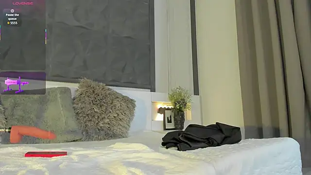 SaraGomez1 online show from February 6, 3:15 pm