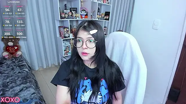 misshoneyxxx online show from March 8, 4:27 am