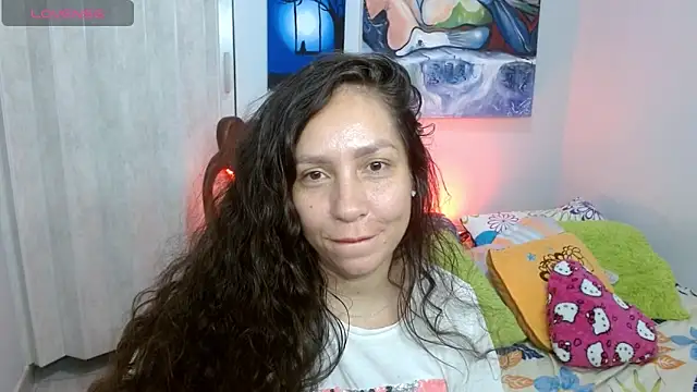 Snapshot of naihroby chatting on October 15, 6:16 am naihroby online show from October 15, 6:16 am