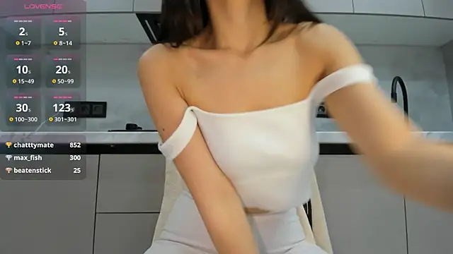 Mia Meow  online show from November 15, 9:49 pm