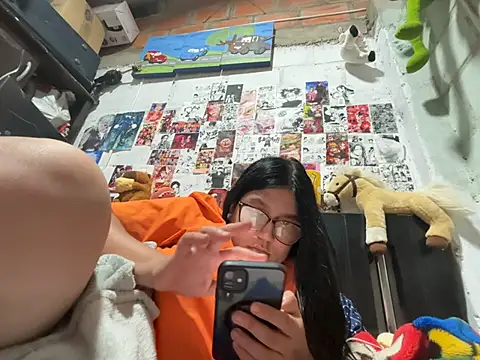 violeta 818 online show from April 14, 8:25 am