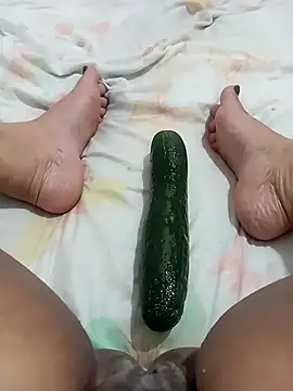 ambarlennoix online show from April 7, 6:59 am