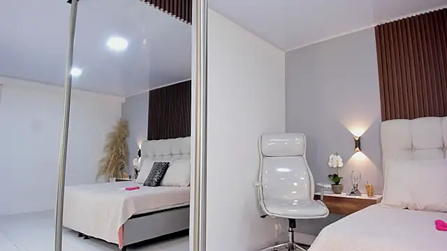 Emma23   online show from September 10, 7:08 am