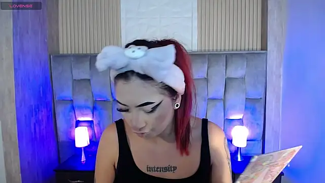 Snapshot of Mia_Rinn chatting on October 8, 3:05 pm Mia Rinn online show from October 8, 3:05 pm