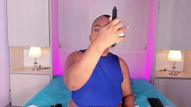 EmilyyStuart online show from June 2, 3:40 am