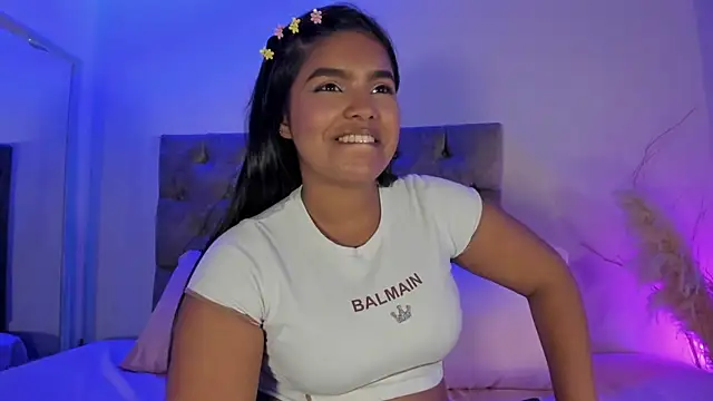 zoe roux21 online show from January 14, 5:01 am