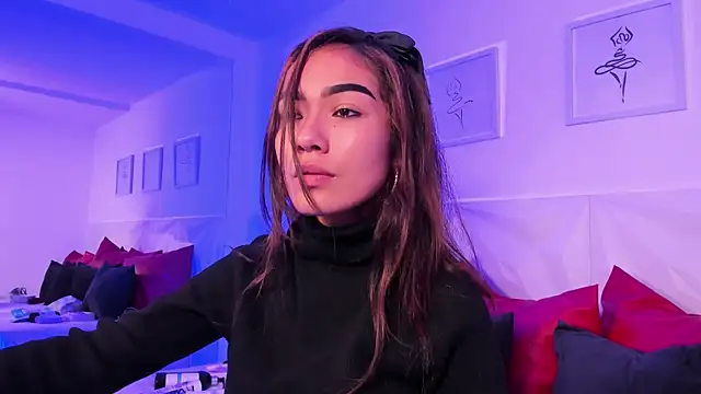 scarlet castro online show from April 16, 4:50 pm