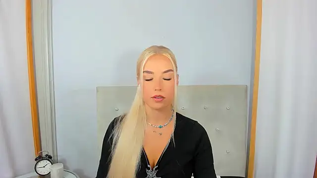 KristyHoney online show from September 18, 2:15 pm