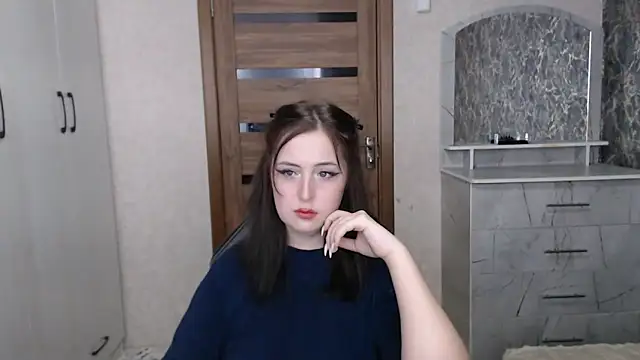 Kristy-Max online show from December 4, 8:20 pm