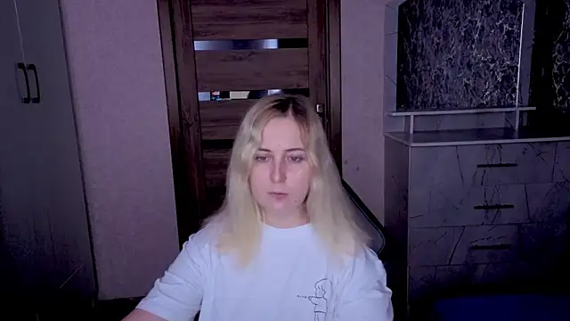 Kristy-Max online show from May 30, 11:00 pm