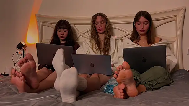 urmissalice online show from February 22, 3:35 pm