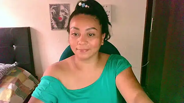 zaray bella online show from April 10, 9:32 pm