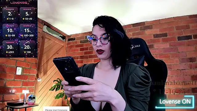Snapshot of paulinabarnett- chatting on October 11, 5:37 pm paulinabarnett- online show from October 11, 5:37 pm