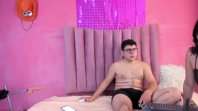 JustiinJazmin online show from September 12, 7:43 pm