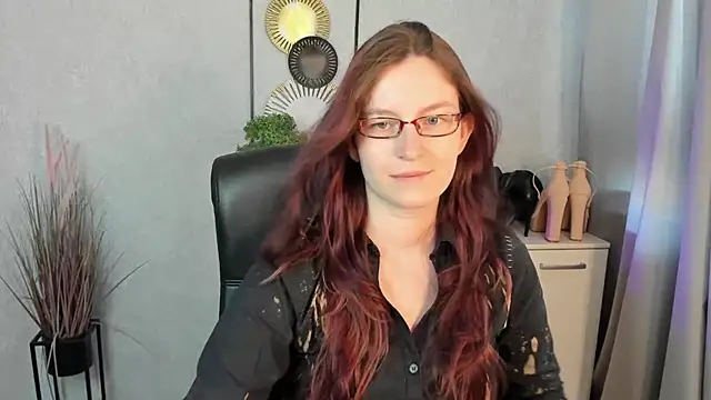 emmaxDelight online show from June 26, 5:52 am