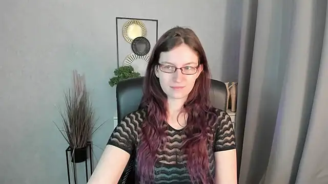 emmaxDelight online show from April 2, 5:27 am