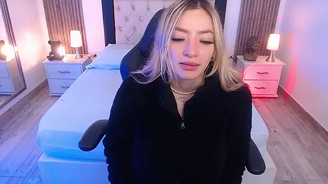 zoe jones13 online show from October 21, 3:21 am