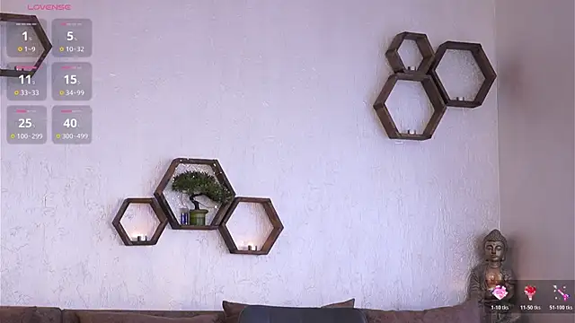 angelinaRae online show from April 4, 9:19 am