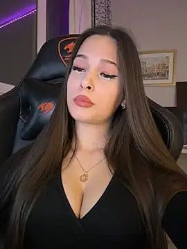 EricaWalls online show from February 5, 8:34 pm