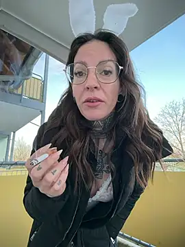 BrownieyQueen online show from April 5, 4:55 am