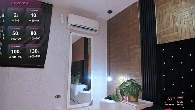 Laross25 online show from March 29, 8:30 pm