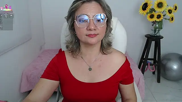 Chiraz hasnaa online show from September 16, 12:51 am