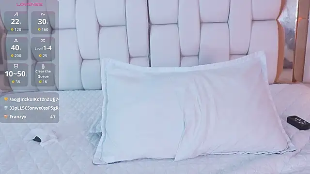 Beautifulskinny18 online show from April 16, 9:39 pm