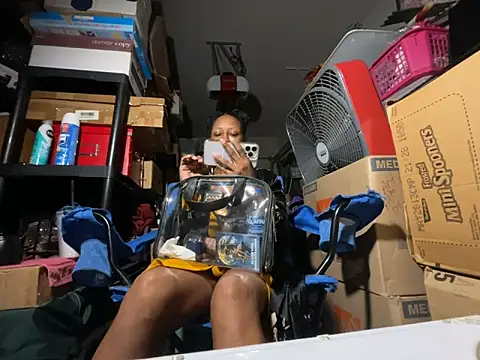 wynterheat online show from October 23, 1:11 am