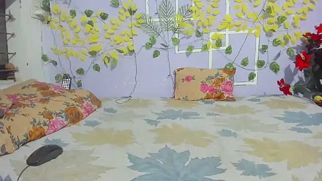 aarjulove online show from April 22, 1:41 pm