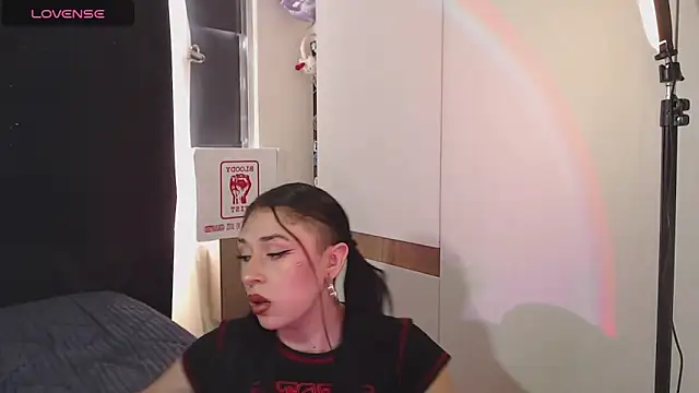 Zowi Hottiee online show from October 21, 8:24 pm