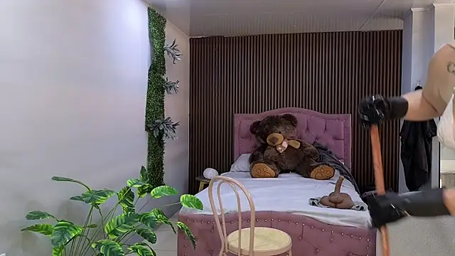 camil milfdream online show from April 4, 1:43 pm