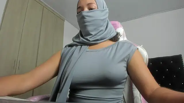 Shayna fasih online show from December 2, 7:10 am