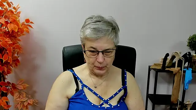 IrisDream online show from October 21, 6:17 am