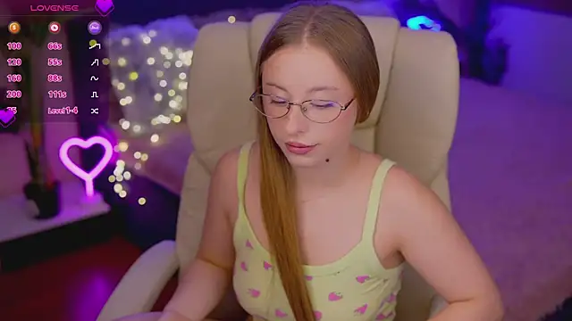 SilverrMoon online show from November 15, 2:40 pm