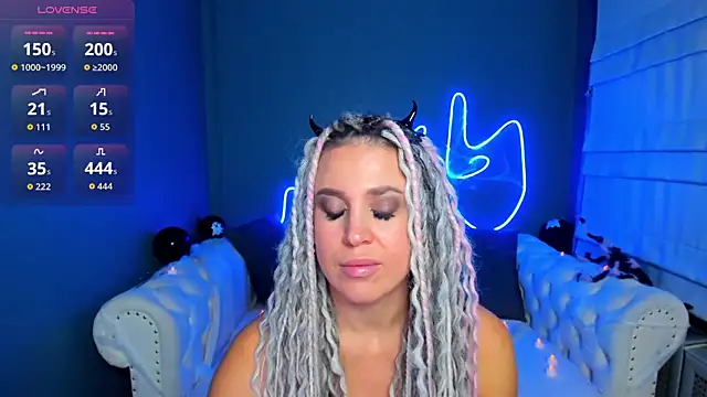 rock n roxy online show from October 31, 1:51 am