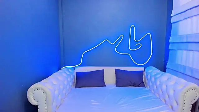 rock n roxy online show from February 4, 6:49 am