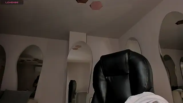 ChloePreston  online show from July 1, 11:10 am