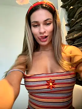 cuteluci  online show from December 1, 11:03 am