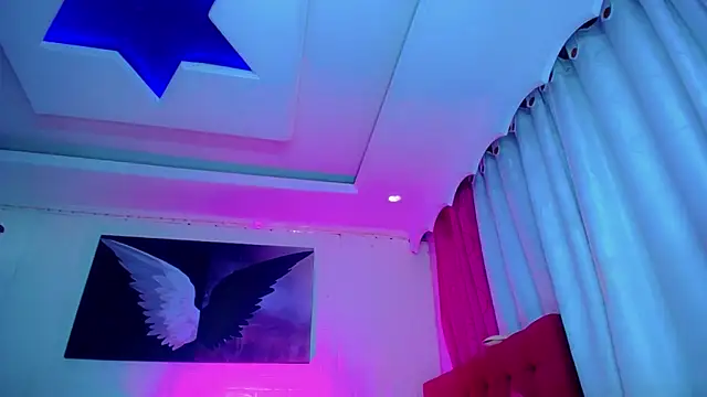 NahomiCamper online show from November 28, 2:25 am