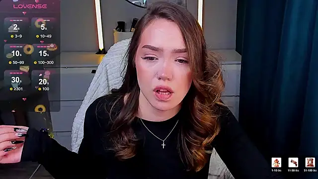 Evia r0se online show from April 2, 7:39 am