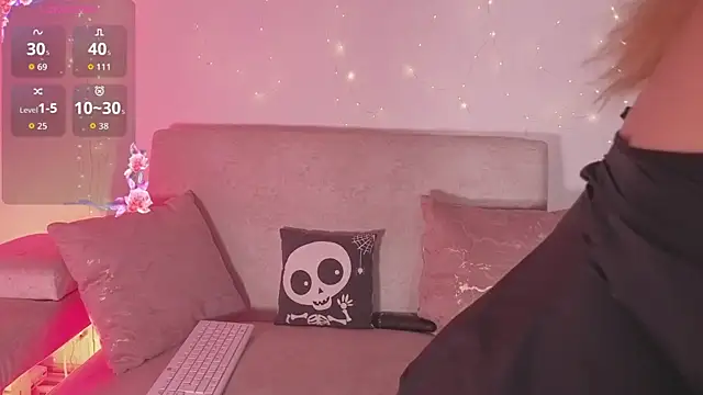 amy nicolee online show from November 23, 12:02 am