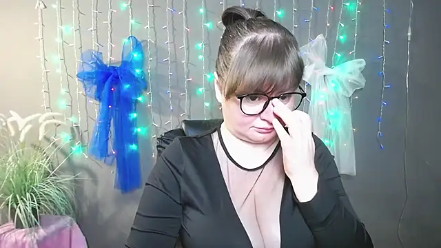 ZannaDreil online show from November 25, 7:47 pm