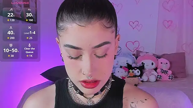 melody suarez online show from November 23, 11:17 pm