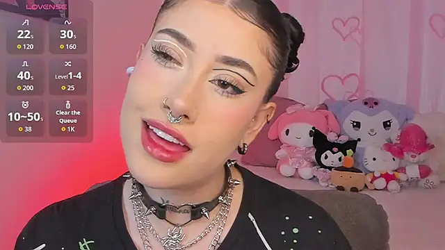 melody suarez online show from November 8, 10:59 pm